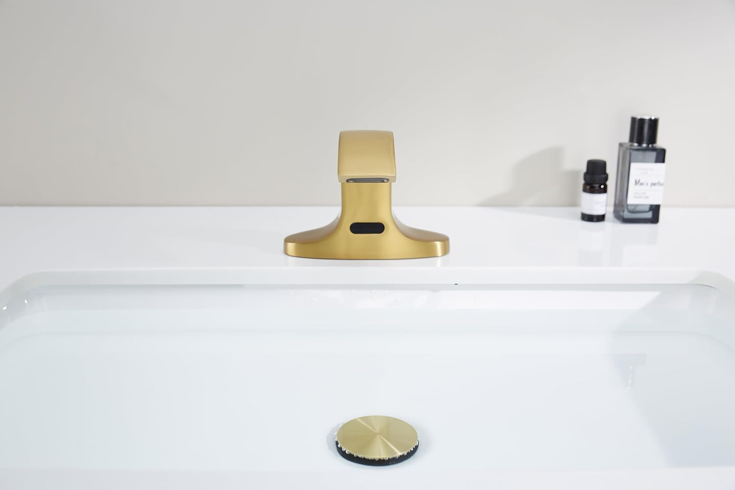 Touchless Bathroom Sink Faucet, Automatic Sensor Faucet for 3 Hole,Touchless Faucet for Bathroom Sink,Gold Smart Faucet