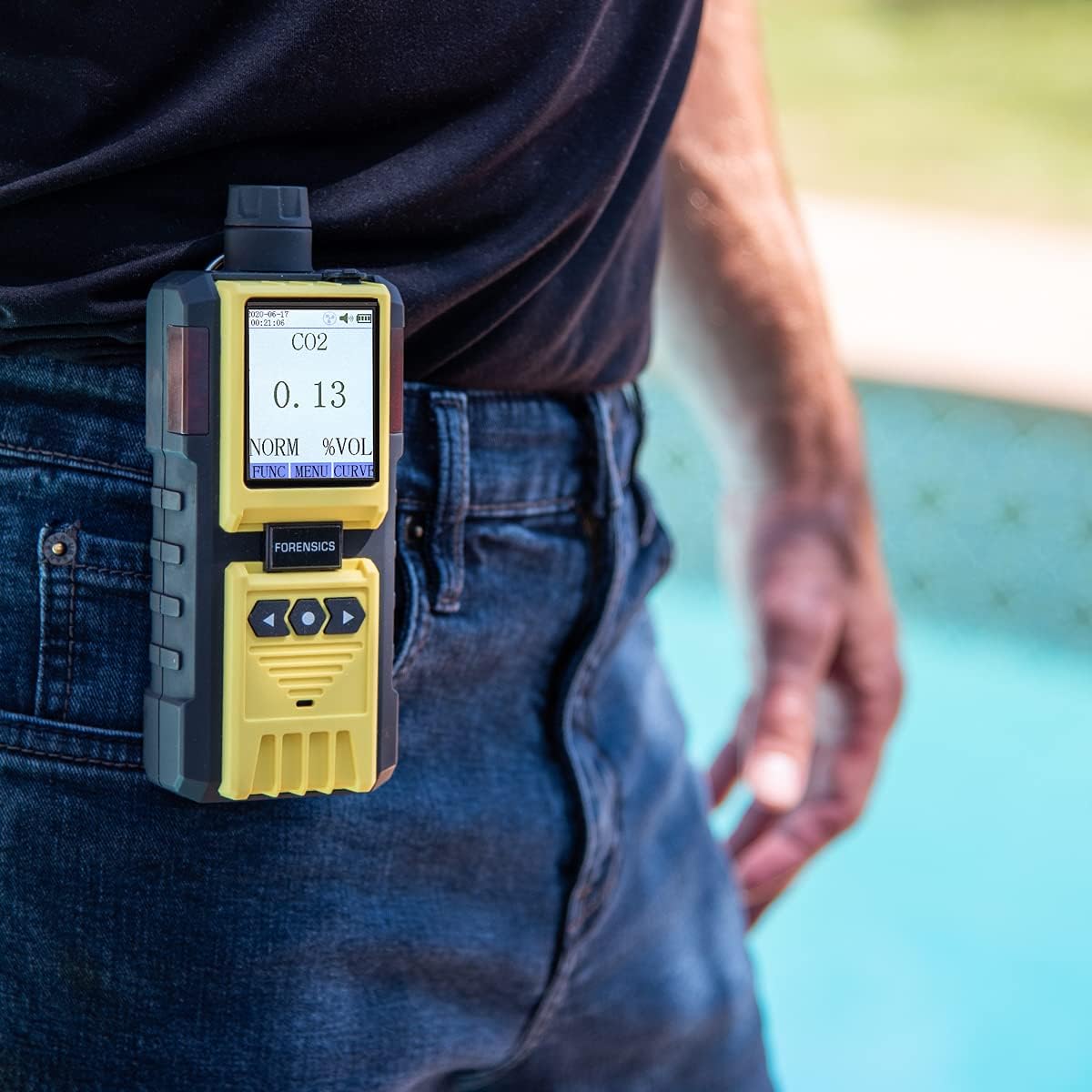 Carbon Dioxide Analyzer by Forensics | USA NIST Calibration | CO2 Analyzer | Range: 0-100% | Resolution: 0.01% | Built-in Pump |