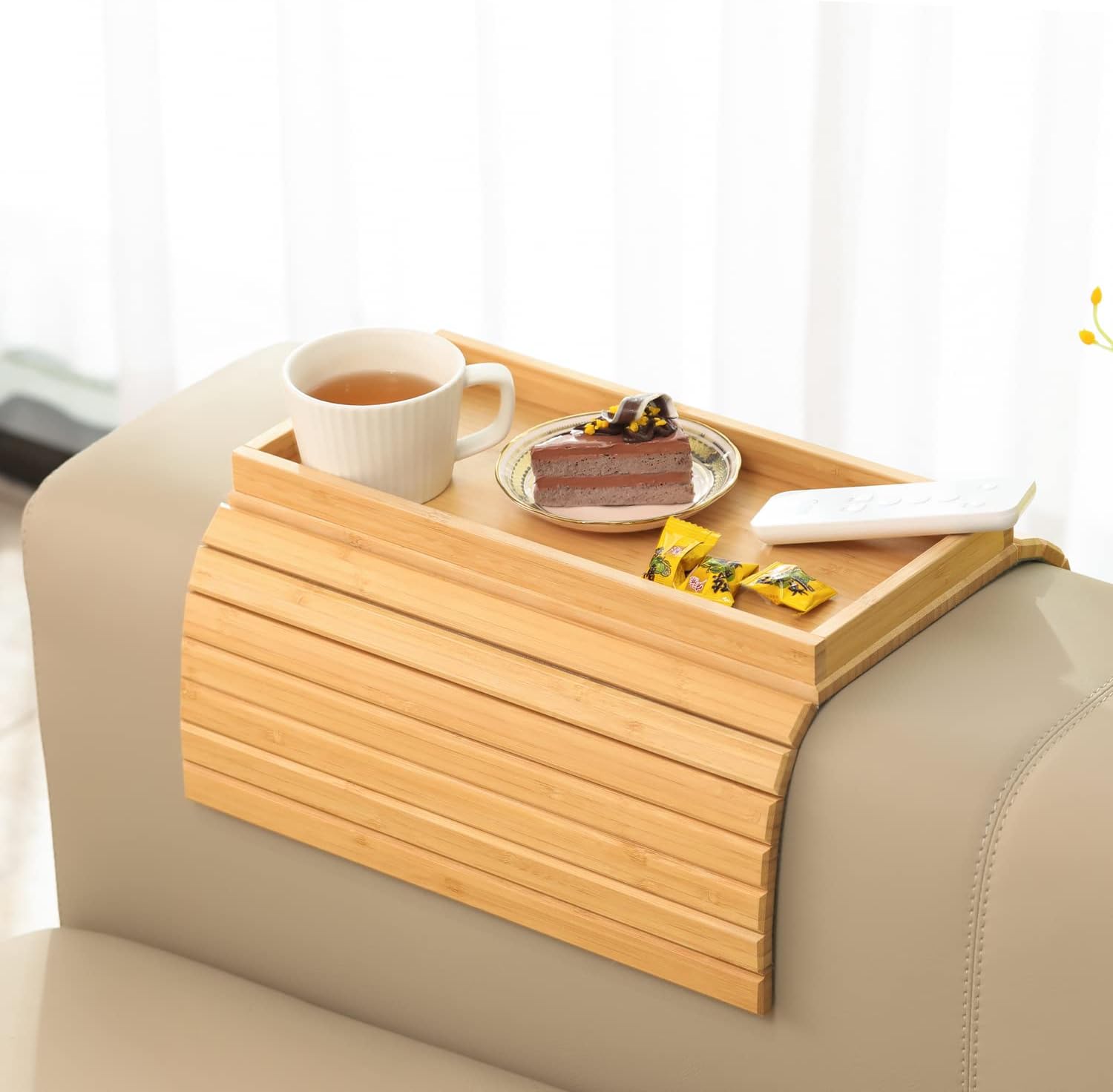 GEHE Bamboo Sofa Arm Tray, Foldable Couch Arm Tray Side Table, Anti-Falling Armrest Tables Cup Holder for Snacks, Drinks, Beers, Phone, Control, Flexible and Portable, Anti-Slip