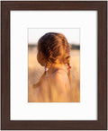 Golden State Art, 8x10 Picture Frame with Mat for 5x7 Photo - High Definition Glass Wall Mounting or Tabletop Display (Brown, 1 Pack)
