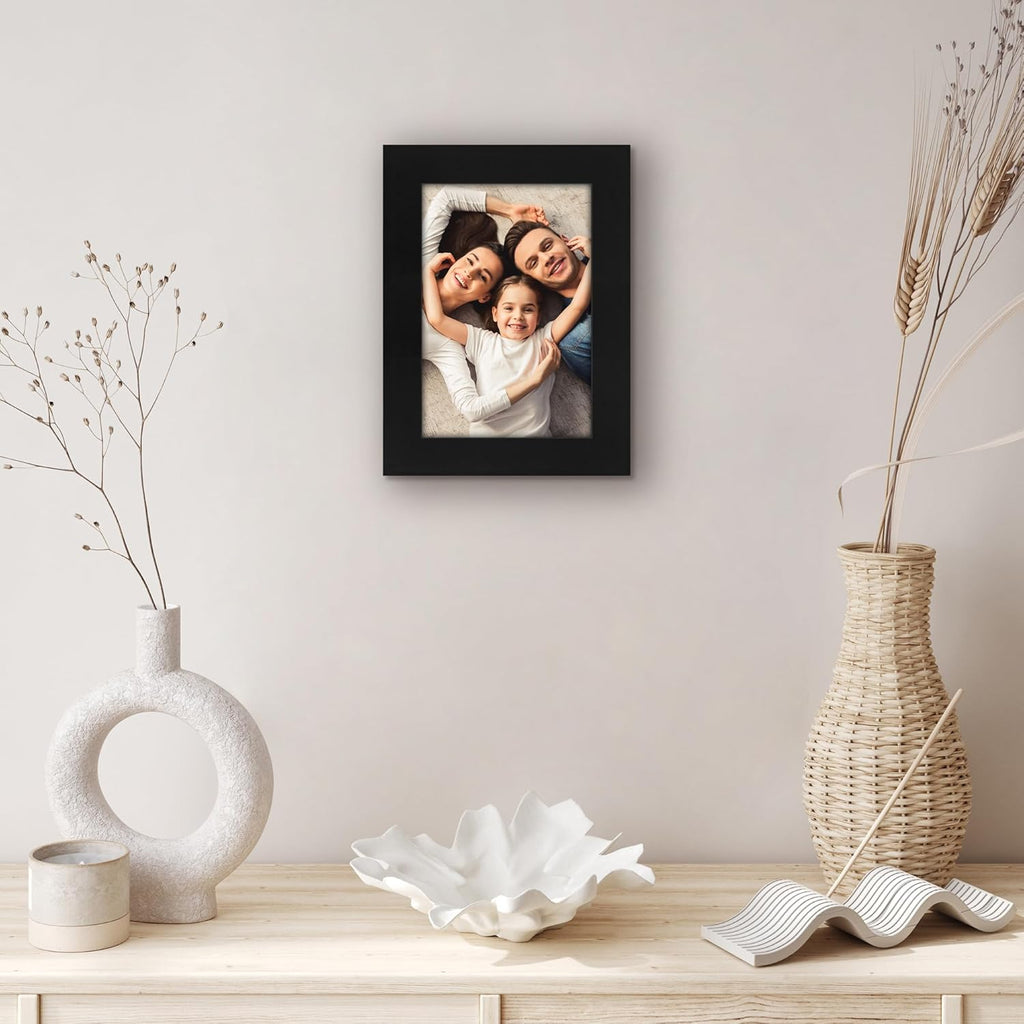 Americanflat 4x6 Picture Frame with Shatter-Resistant Glass - Signature Collection - Gallery-Style Frames Made of Engineered Wood - Photo Frame for Tabletop and Wall Display - Black