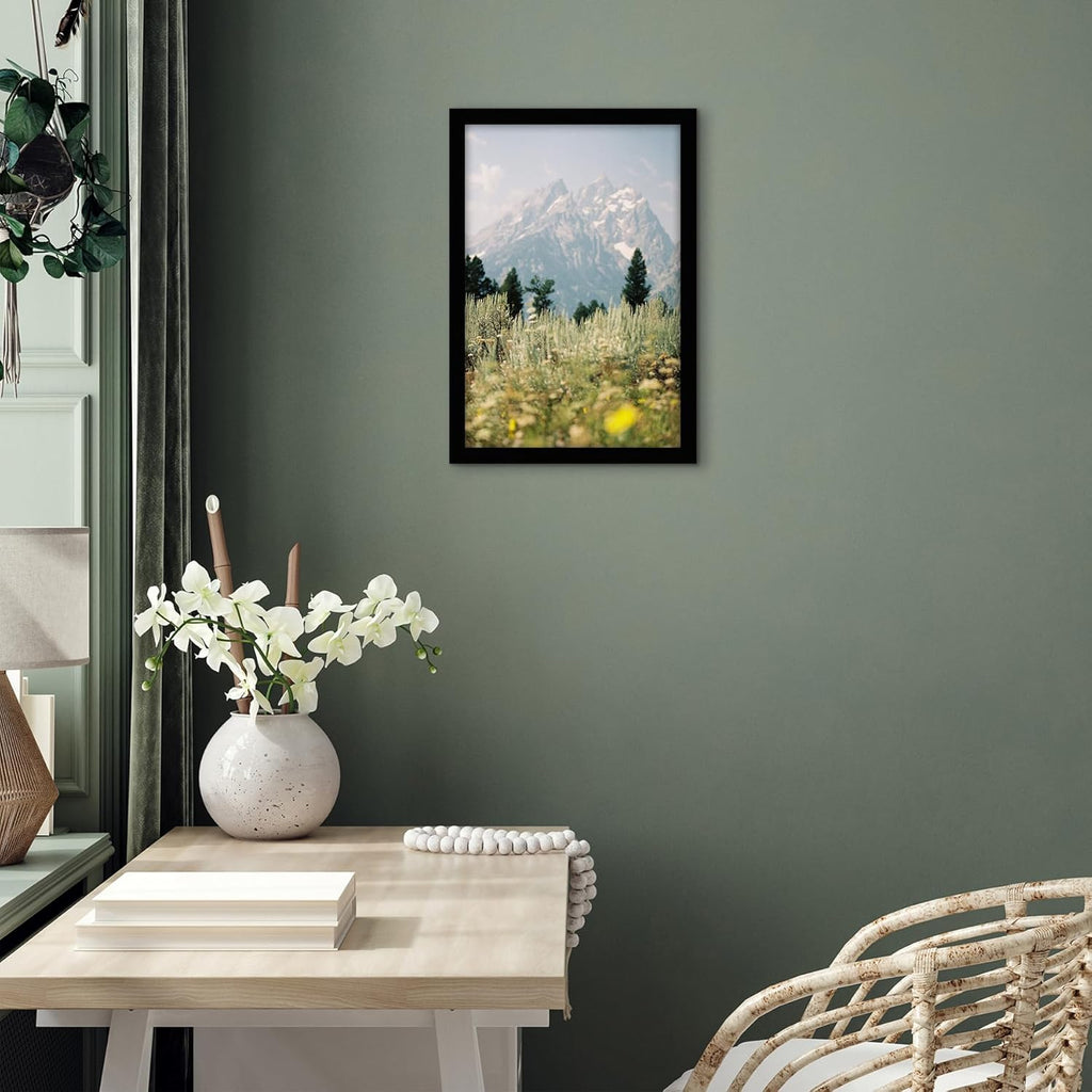 Americanflat 18x12 Picture Frame with Shatter-Resistant Glass - Signature Collection - Gallery-Style Frames Made of Engineered Wood - Photo Frame for Wall Display - Black