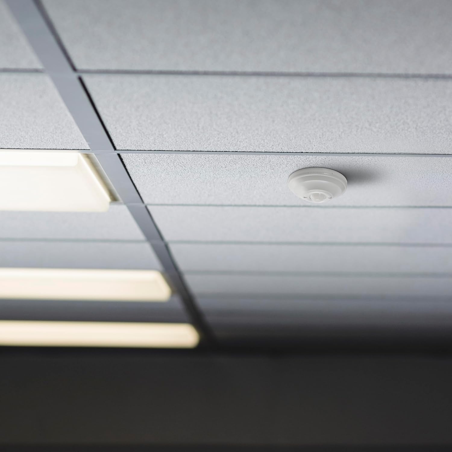 Maxxima Ceiling Mount 360 Degree PIR Occupancy Sensor - Hard-Wired Motion Sensor, LED Compatible, Commercial or Residential Automatic Sensing Solution for Indoor Use at Max Height 15ft, 120-277V