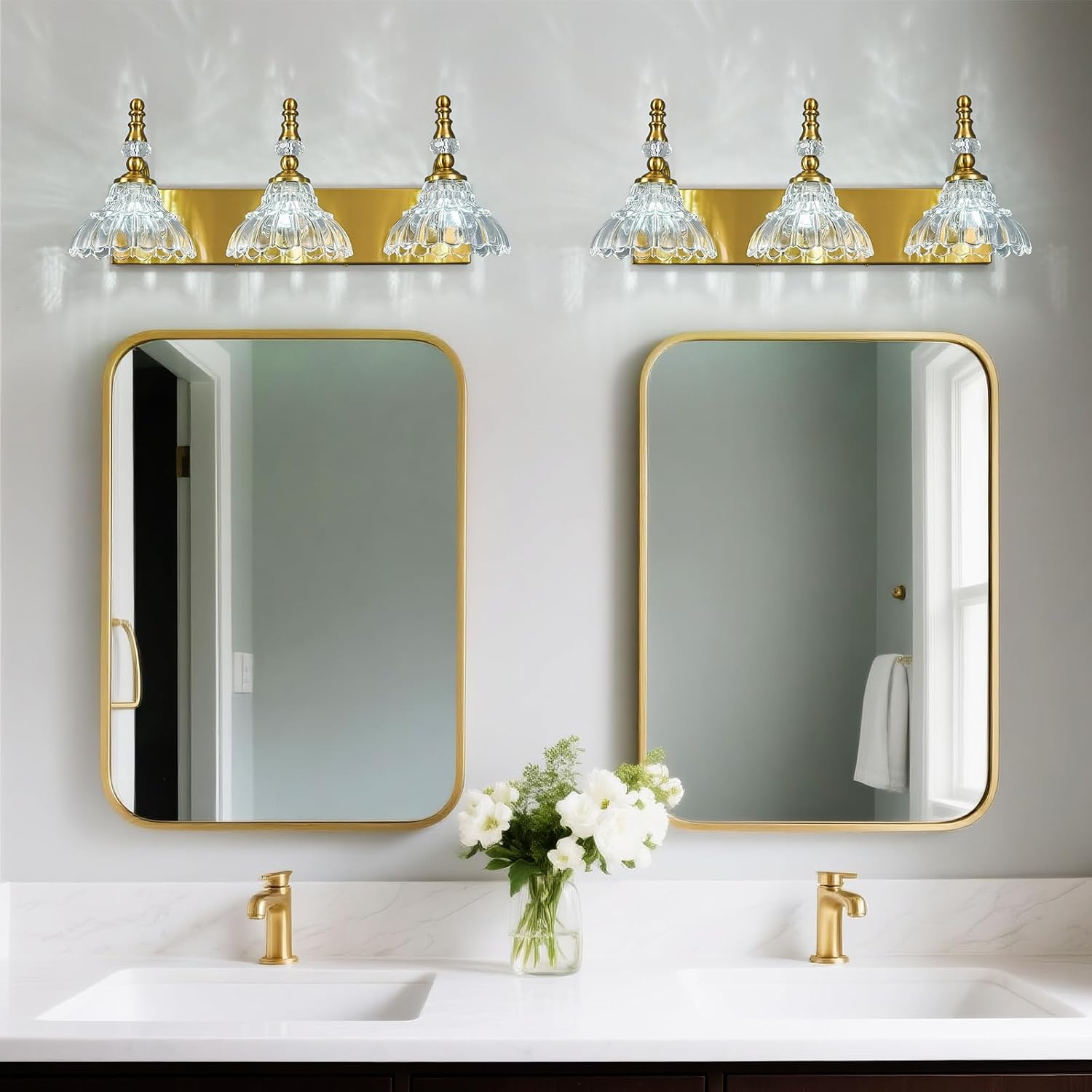 Vintage Bathroom Vanity Light, 3-Light Gold Vanity Lighting Fixture with Flower Glass Shade, Bathroom Lighting Fixtures Over Mirror