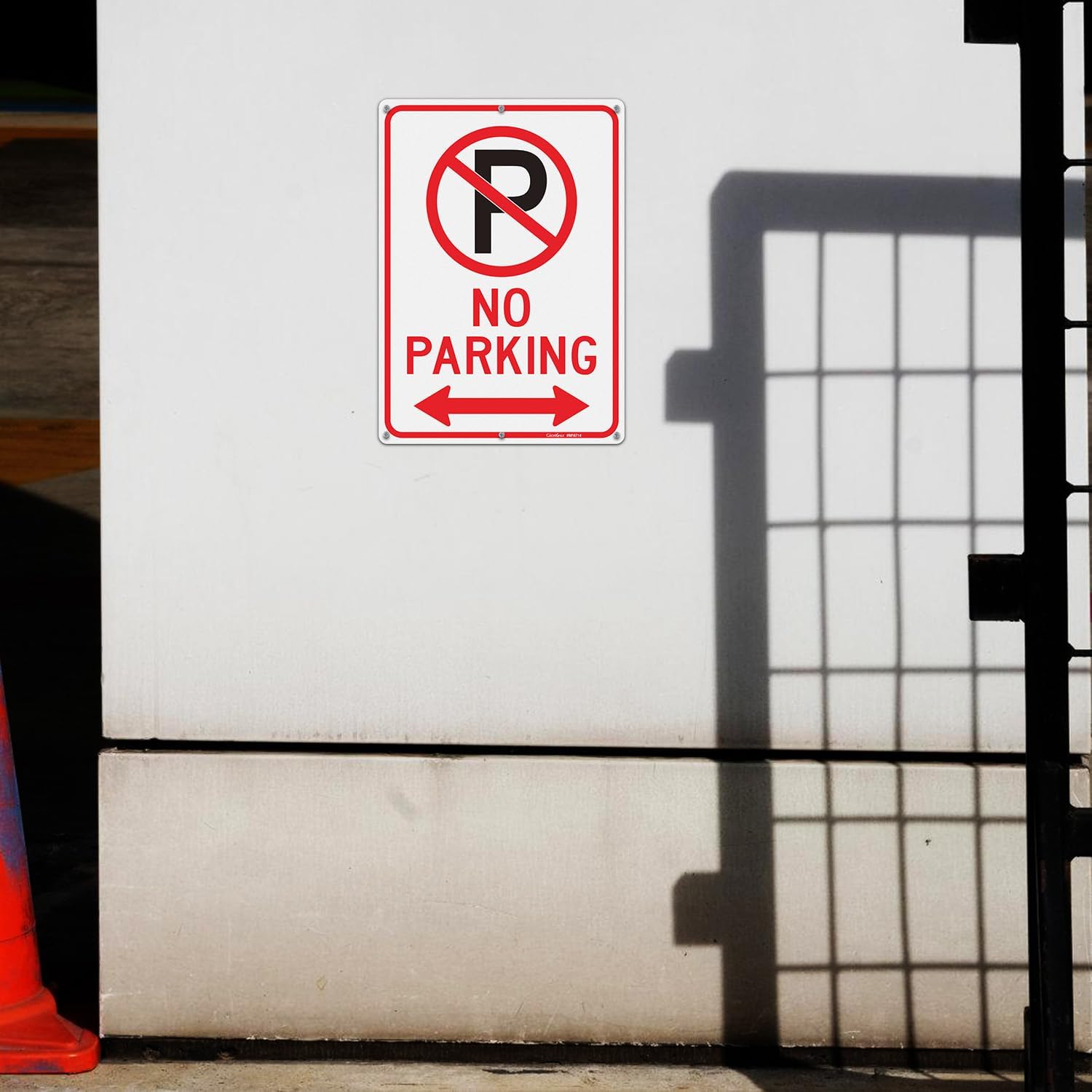 GicnKeuz No Parking Signs with Arrow,14×10 Inches No parking sign .040 Reflective Aluminum,Waterproof and Fade Resistant,6 Pre-drilled holes,Easy to Install,Indoors and Outdoors Use (1-pack)