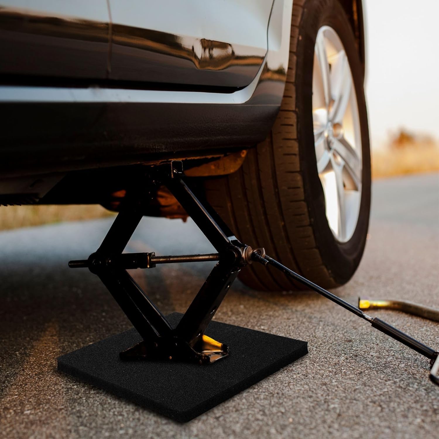 OULEME RV Leveling Block Flex Pads, 12” Rubber Jack Pads, Anti-Vibration & Anti-Slip Mats, for Camper Travel Trailer Jacks & Stands & Stabilizers on Uneven Surfaces, 4-Pack