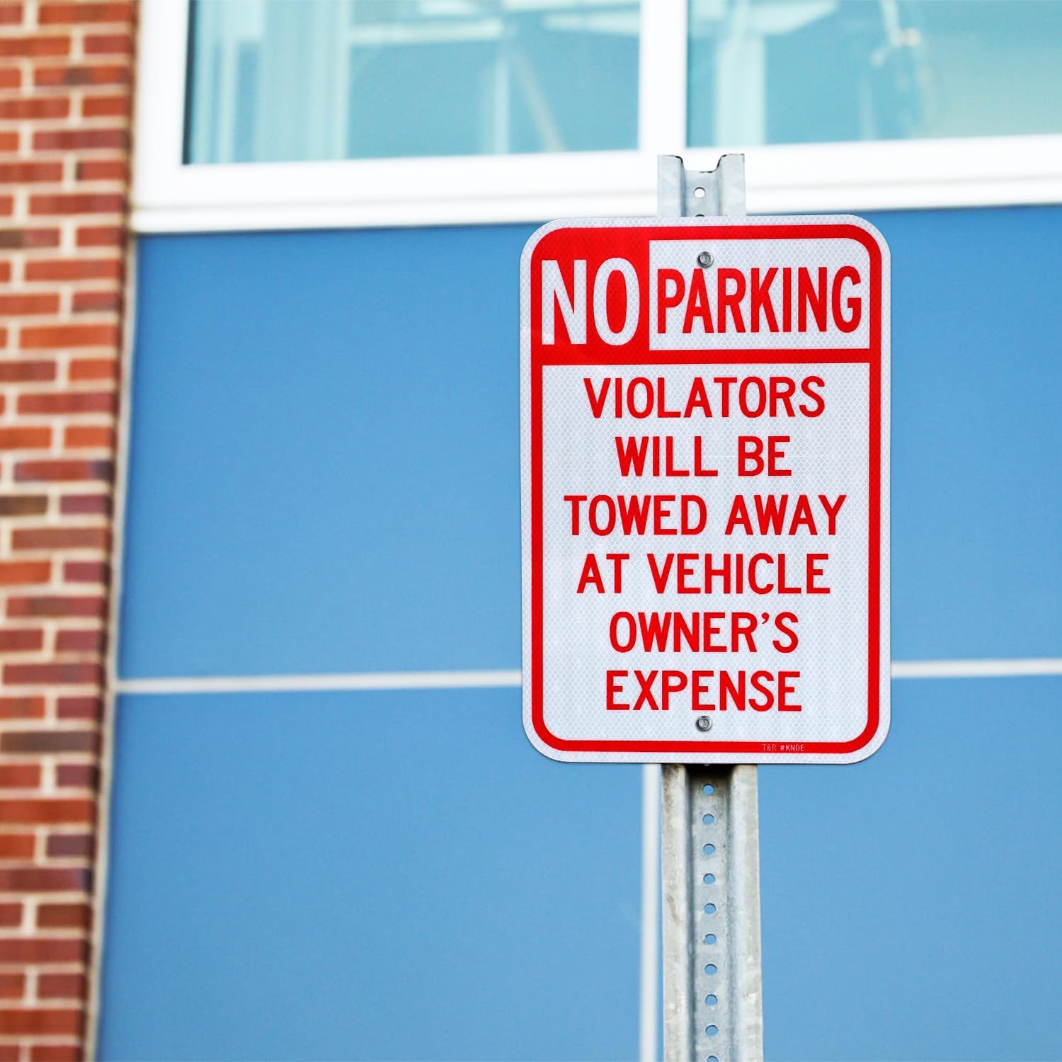 T&R (2 Pack) Large No Parking Sign, Violators Will Be Towed Away at Vehicle Owner's Expense Sign, 18" x 12" Engineer Grade Reflective Sheeting, Rust Free Aluminum, Weather Resistant, Waterproof, Fade Resistant, 2 Pre-drilled Holes