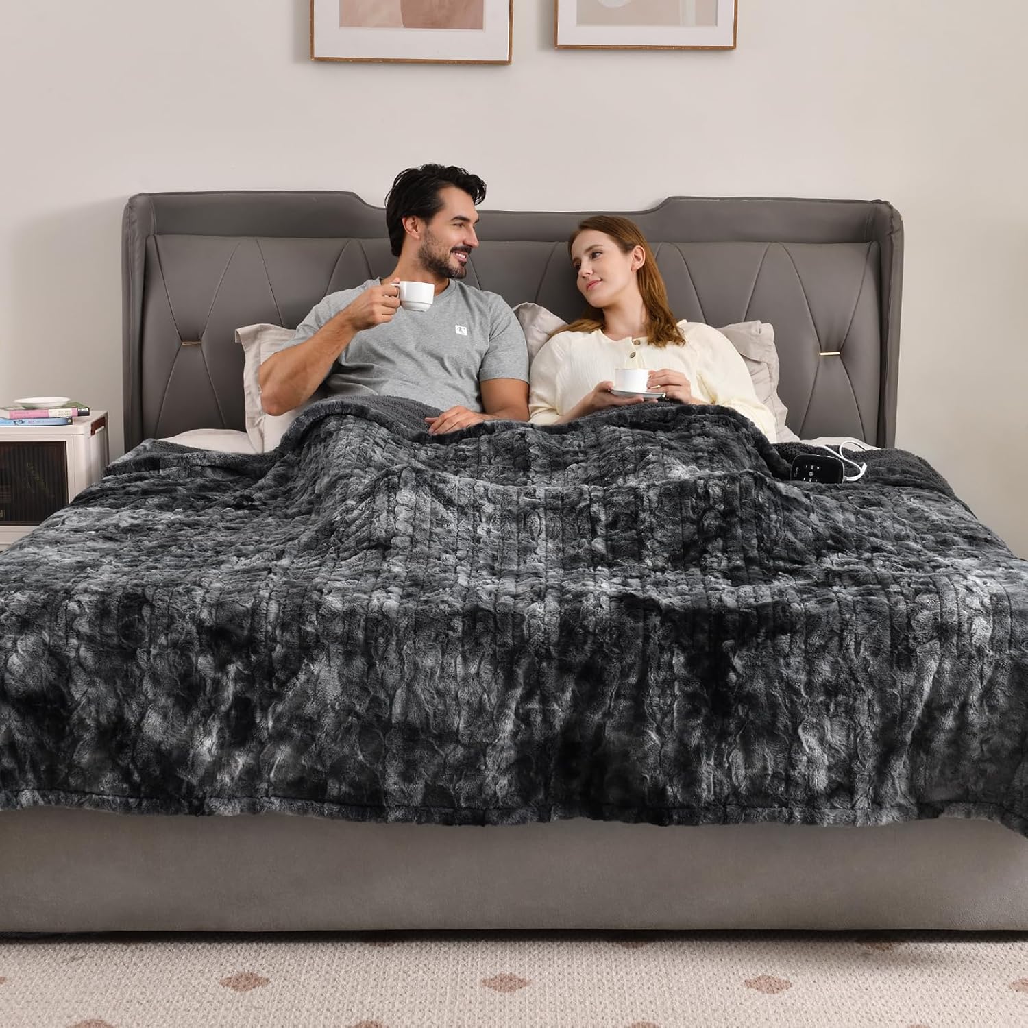 Bearhug Heated Blanket Full Size 77"x 84", Marble Black Electric Blanket, Reversible Faux Fur & Sherpa, 10 Heating Levels & 1-12H Auto Off, Over-Heat Protect, ETL, Washable Heated Blanket