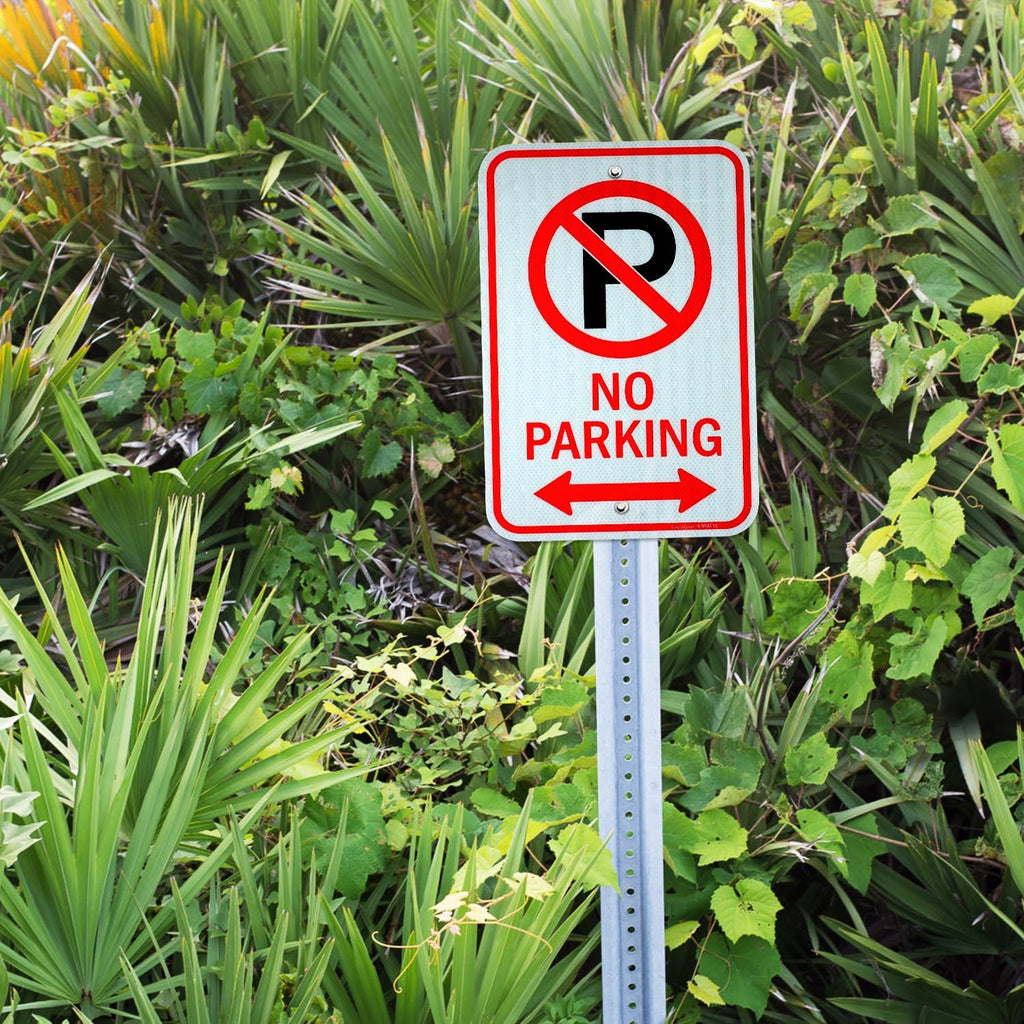 GicnKeuz Large No Parking Sign With Symbol With Arrows, 18x12 Inches, Engineer Grade Reflective Aluminum, Fade Resistant/Waterproof, Indoor or Outdoor Use (1-Pack)