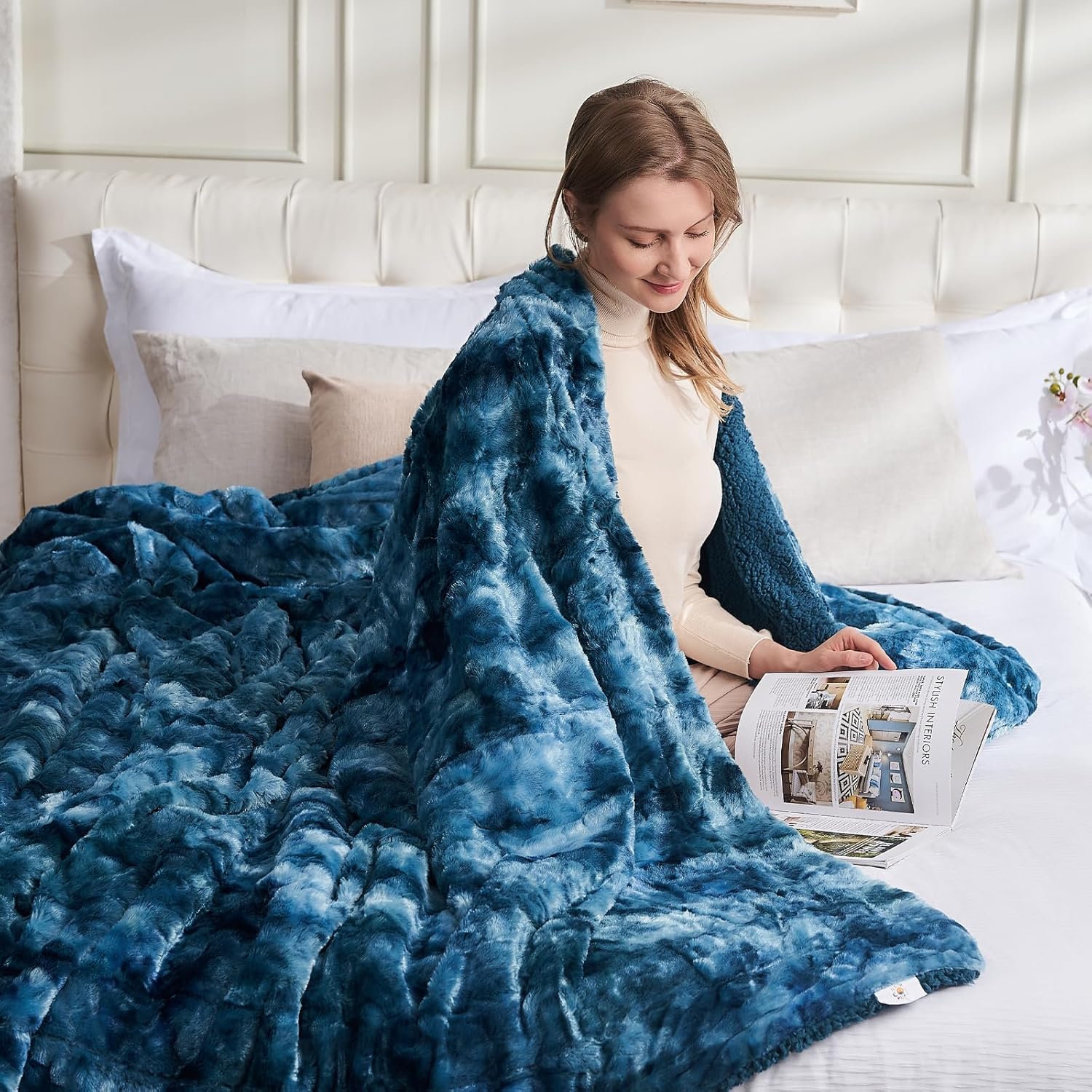 NEWCOSPLAY Super Soft Faux Fur Blanket Twin Size Dark Blue Sherpa Fuzzy Plush Warm Blanket for Sofa Bed (Dark Blue, Twin(60"x80"))