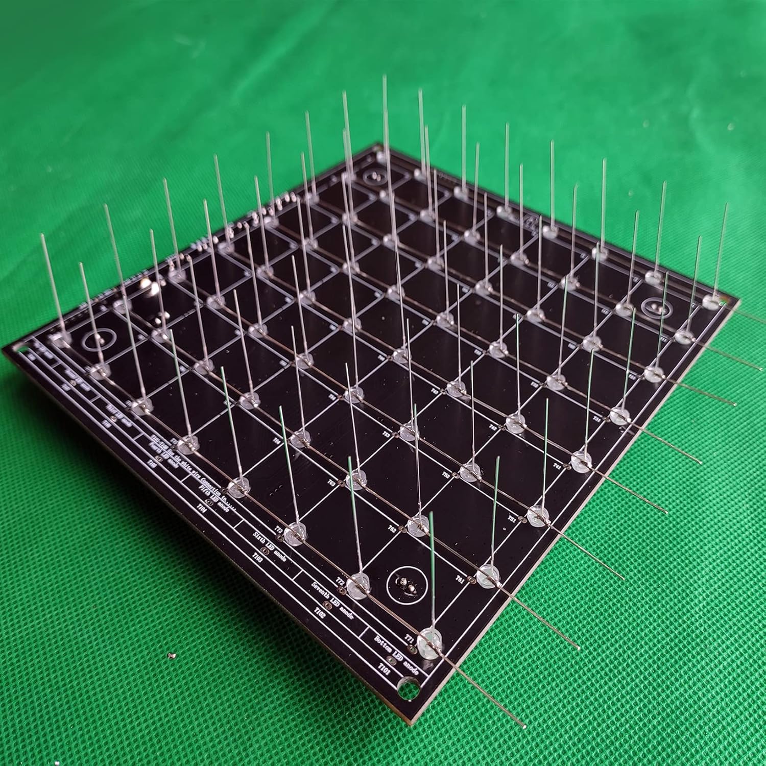 8x8x8 LED Cube Kit DIY Electronic Kit Soldering Project Kit, User Needs to Solder The LED, and The Displayed Content Can Be Modified. (MULTI4)