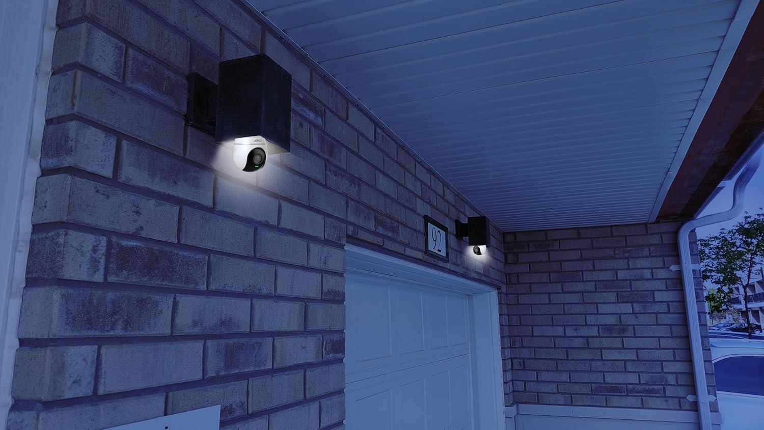 Lorex 2K Wi-Fi Smart Lightbulb Camera | E26/E27 Socket | Pan-Tilt View, Color Night Vision, Person & Vehicle Detection | 2-Way Talk | Alexa/Google | Cloud & Local Storage Option