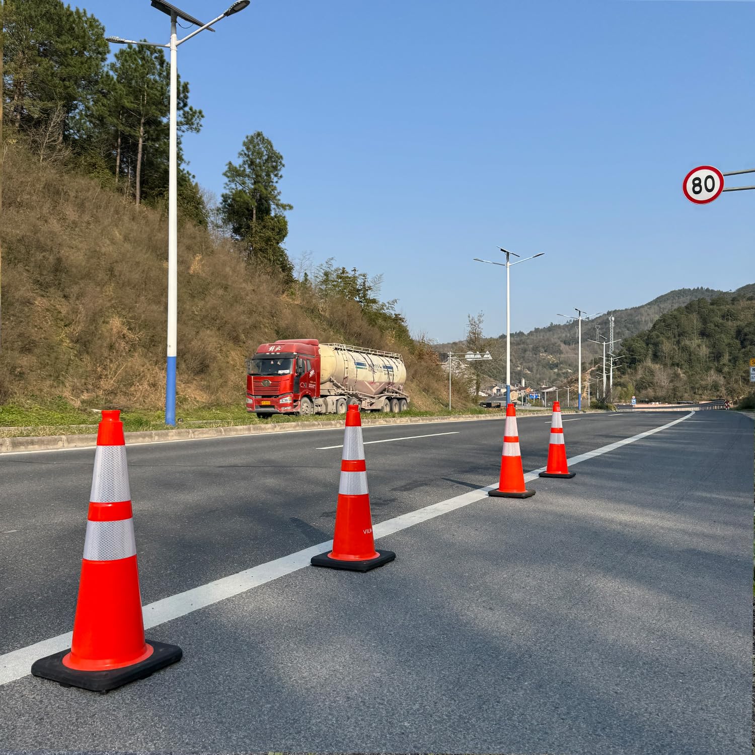 28 Inch Traffic Cones (8 Pack),Heavy-Duty PVC Construction Cones with Weighted Black Base for Road Safety,Orange Safety Cones with Reflective Collars for Parking & Driver Training